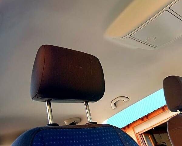 Синій Фольксваген Туран, об'ємом двигуна 1.6 л та пробігом 284 тис. км за 7000 $, фото 7 на Automoto.ua