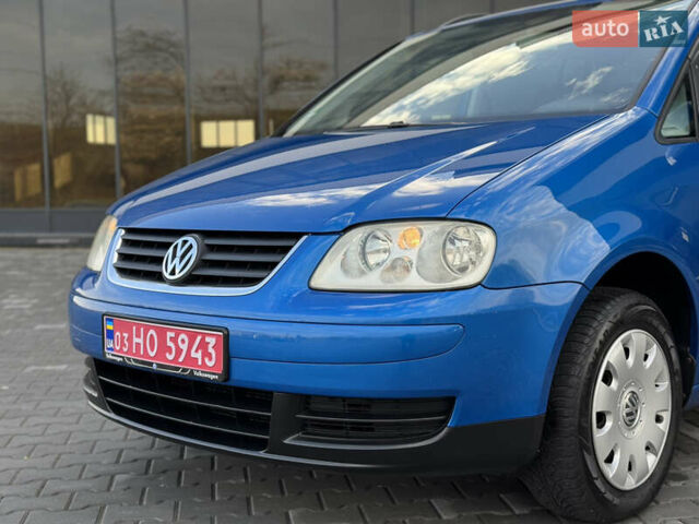 Синий Фольксваген Туран, объемом двигателя 1.6 л и пробегом 250 тыс. км за 5450 $, фото 11 на Automoto.ua