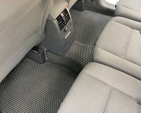 Синій Фольксваген Туран, об'ємом двигуна 1.6 л та пробігом 225 тис. км за 5700 $, фото 8 на Automoto.ua