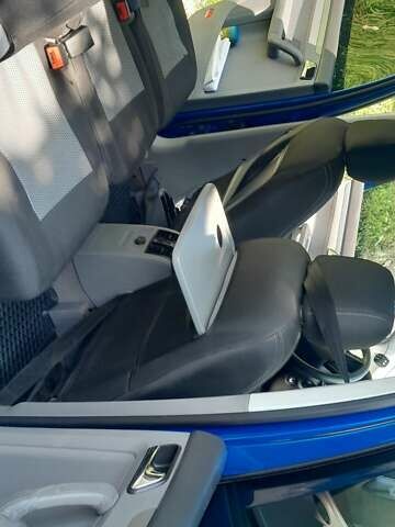 Синий Фольксваген Туран, объемом двигателя 1.6 л и пробегом 271 тыс. км за 5200 $, фото 8 на Automoto.ua