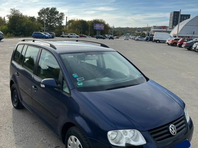 Синий Фольксваген Туран, объемом двигателя 2 л и пробегом 300 тыс. км за 2800 $, фото 2 на Automoto.ua