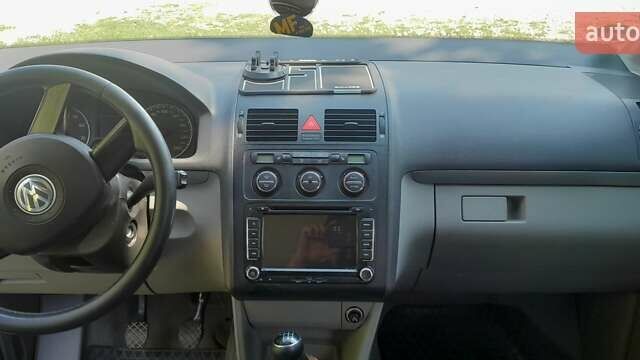 Синий Фольксваген Туран, объемом двигателя 1.6 л и пробегом 271 тыс. км за 5200 $, фото 12 на Automoto.ua