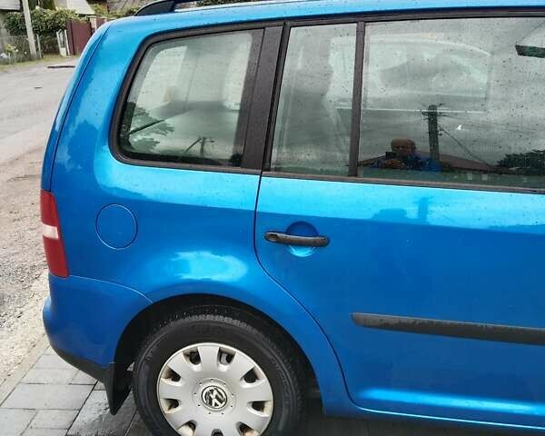 Синій Фольксваген Туран, об'ємом двигуна 1.9 л та пробігом 307 тис. км за 5500 $, фото 2 на Automoto.ua