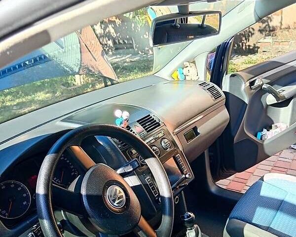 Синій Фольксваген Туран, об'ємом двигуна 1.6 л та пробігом 284 тис. км за 7000 $, фото 4 на Automoto.ua