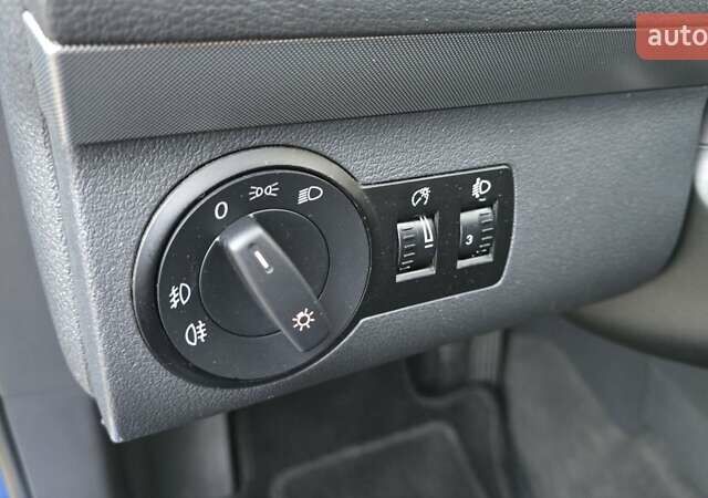 Синий Фольксваген Туран, объемом двигателя 1.6 л и пробегом 221 тыс. км за 6399 $, фото 48 на Automoto.ua