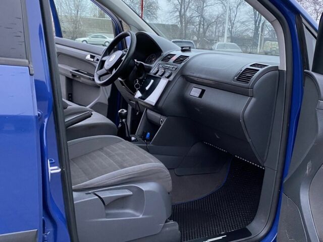 Синий Фольксваген Туран, объемом двигателя 1.9 л и пробегом 260 тыс. км за 3350 $, фото 11 на Automoto.ua