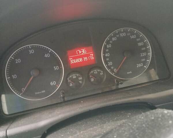 Синій Фольксваген Туран, об'ємом двигуна 1.9 л та пробігом 307 тис. км за 5500 $, фото 11 на Automoto.ua