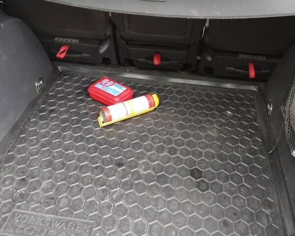 Синій Фольксваген Туран, об'ємом двигуна 1.9 л та пробігом 307 тис. км за 5500 $, фото 18 на Automoto.ua