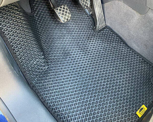 Синій Фольксваген Туран, об'ємом двигуна 1.6 л та пробігом 225 тис. км за 5700 $, фото 7 на Automoto.ua