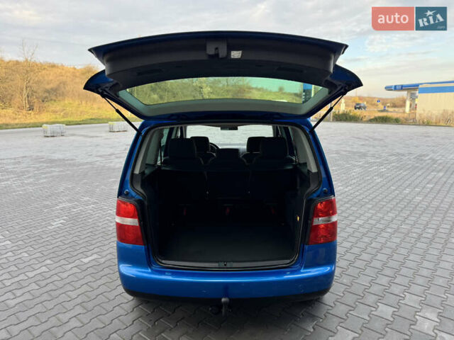 Синий Фольксваген Туран, объемом двигателя 1.6 л и пробегом 250 тыс. км за 5450 $, фото 35 на Automoto.ua