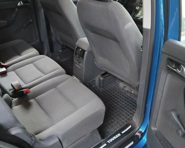 Синій Фольксваген Туран, об'ємом двигуна 1.9 л та пробігом 307 тис. км за 5500 $, фото 19 на Automoto.ua