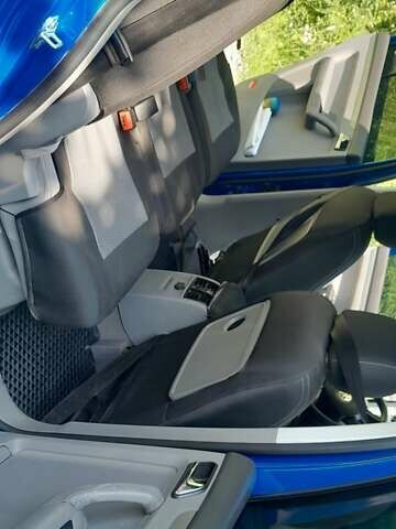 Синий Фольксваген Туран, объемом двигателя 1.6 л и пробегом 271 тыс. км за 5200 $, фото 13 на Automoto.ua