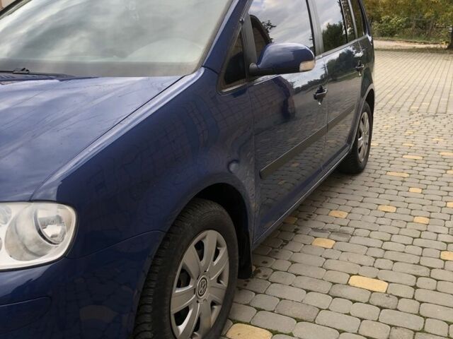 Синий Фольксваген Туран, объемом двигателя 1.6 л и пробегом 290 тыс. км за 5150 $, фото 4 на Automoto.ua