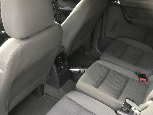 Синий Фольксваген Туран, объемом двигателя 1.6 л и пробегом 290 тыс. км за 5150 $, фото 7 на Automoto.ua