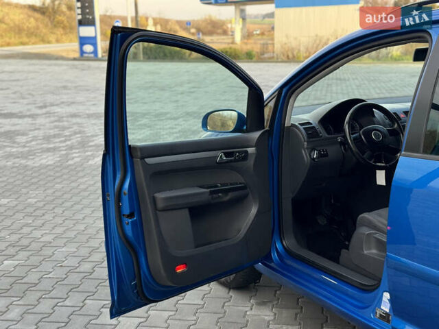 Синий Фольксваген Туран, объемом двигателя 1.6 л и пробегом 250 тыс. км за 5450 $, фото 18 на Automoto.ua