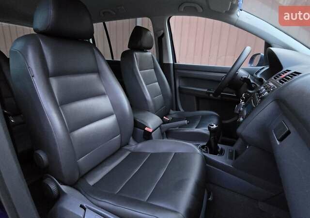 Синий Фольксваген Туран, объемом двигателя 1.6 л и пробегом 262 тыс. км за 6499 $, фото 55 на Automoto.ua