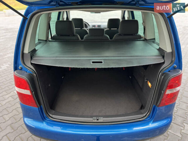 Синий Фольксваген Туран, объемом двигателя 1.6 л и пробегом 250 тыс. км за 5450 $, фото 36 на Automoto.ua