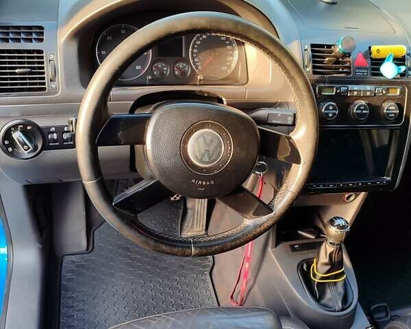 Синий Фольксваген Туран, объемом двигателя 1.97 л и пробегом 377 тыс. км за 6000 $, фото 18 на Automoto.ua