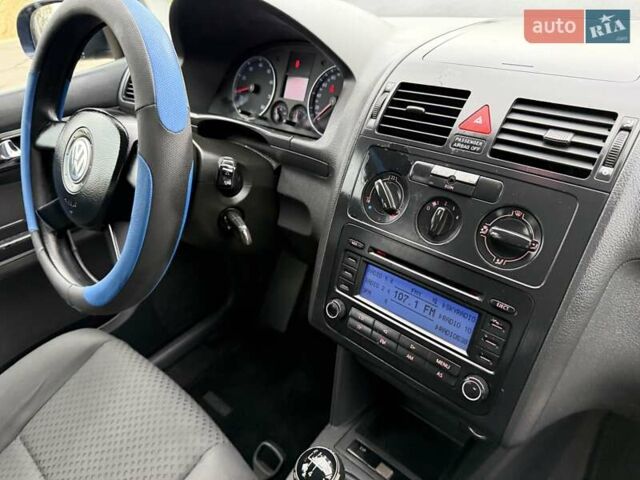 Синий Фольксваген Туран, объемом двигателя 1.6 л и пробегом 246 тыс. км за 5800 $, фото 15 на Automoto.ua