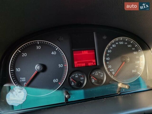 Синий Фольксваген Туран, объемом двигателя 1.97 л и пробегом 377 тыс. км за 6000 $, фото 11 на Automoto.ua