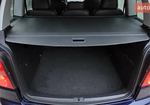 Синий Фольксваген Туран, объемом двигателя 1.6 л и пробегом 262 тыс. км за 6499 $, фото 60 на Automoto.ua