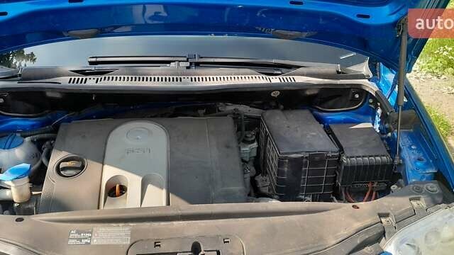 Синий Фольксваген Туран, объемом двигателя 1.6 л и пробегом 271 тыс. км за 5200 $, фото 3 на Automoto.ua