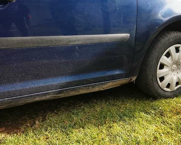 Синій Фольксваген Туран, об'ємом двигуна 1.6 л та пробігом 360 тис. км за 5700 $, фото 3 на Automoto.ua