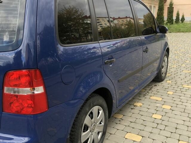 Синий Фольксваген Туран, объемом двигателя 1.6 л и пробегом 290 тыс. км за 5150 $, фото 2 на Automoto.ua