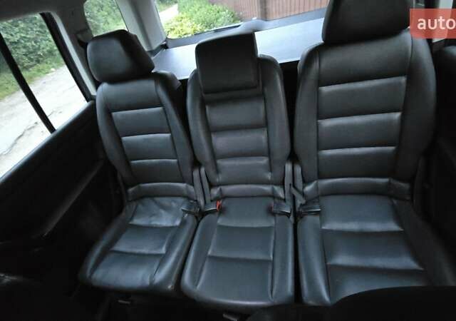 Синий Фольксваген Туран, объемом двигателя 1.6 л и пробегом 262 тыс. км за 6499 $, фото 58 на Automoto.ua