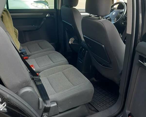 Синий Фольксваген Туран, объемом двигателя 2 л и пробегом 360 тыс. км за 4500 $, фото 1 на Automoto.ua