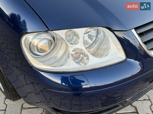 Синий Фольксваген Туран, объемом двигателя 1.6 л и пробегом 251 тыс. км за 6700 $, фото 6 на Automoto.ua