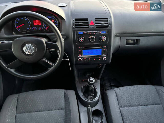 Синий Фольксваген Туран, объемом двигателя 1.6 л и пробегом 251 тыс. км за 6700 $, фото 25 на Automoto.ua