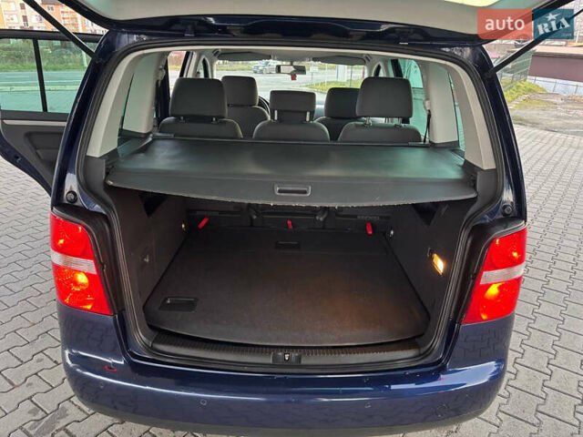 Синий Фольксваген Туран, объемом двигателя 1.6 л и пробегом 251 тыс. км за 6700 $, фото 48 на Automoto.ua