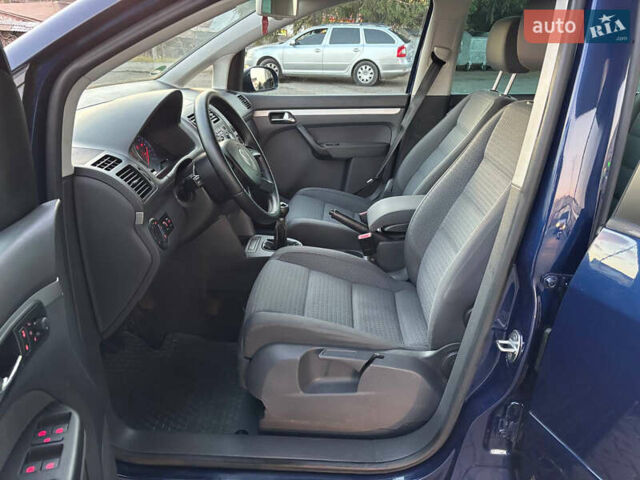 Синий Фольксваген Туран, объемом двигателя 1.6 л и пробегом 251 тыс. км за 6700 $, фото 29 на Automoto.ua