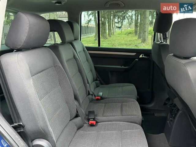 Синій Фольксваген Туран, об'ємом двигуна 1.6 л та пробігом 203 тис. км за 5900 $, фото 10 на Automoto.ua