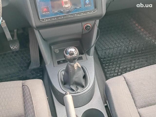 Синий Фольксваген Туран, объемом двигателя 2 л и пробегом 320 тыс. км за 5490 $, фото 17 на Automoto.ua