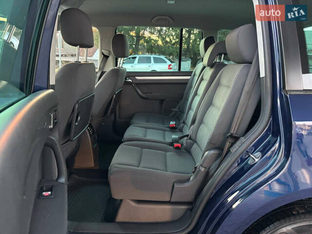 Синий Фольксваген Туран, объемом двигателя 1.6 л и пробегом 251 тыс. км за 6700 $, фото 27 на Automoto.ua