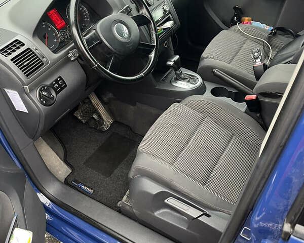 Синій Фольксваген Туран, об'ємом двигуна 1.6 л та пробігом 160 тис. км за 7300 $, фото 7 на Automoto.ua