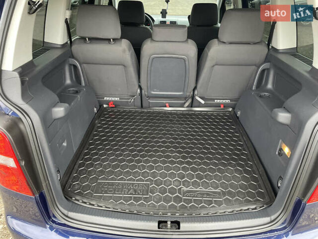 Синий Фольксваген Туран, объемом двигателя 1.6 л и пробегом 233 тыс. км за 6500 $, фото 28 на Automoto.ua