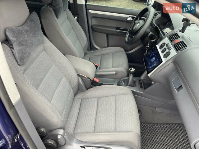 Синий Фольксваген Туран, объемом двигателя 1.6 л и пробегом 233 тыс. км за 6500 $, фото 39 на Automoto.ua