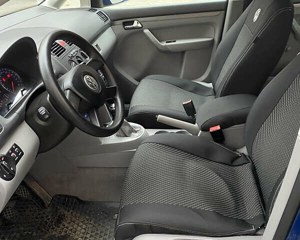 Синий Фольксваген Туран, объемом двигателя 1.6 л и пробегом 199 тыс. км за 6700 $, фото 14 на Automoto.ua