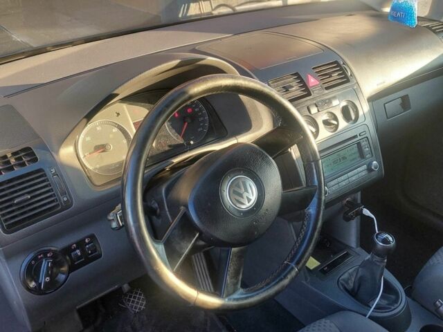 Синий Фольксваген Туран, объемом двигателя 2 л и пробегом 280 тыс. км за 3500 $, фото 7 на Automoto.ua