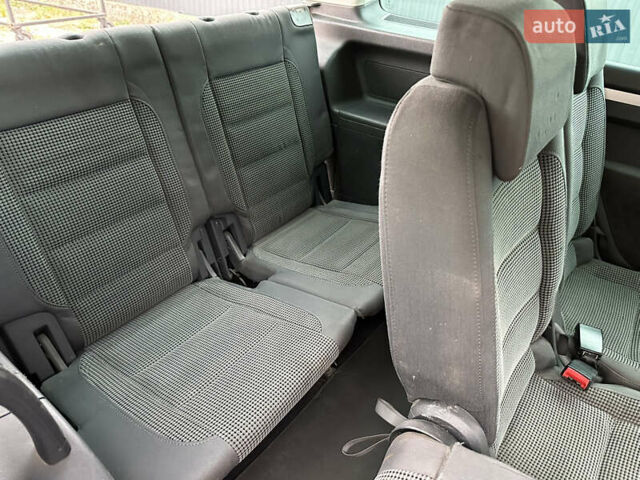 Синий Фольксваген Туран, объемом двигателя 2 л и пробегом 468 тыс. км за 3999 $, фото 22 на Automoto.ua