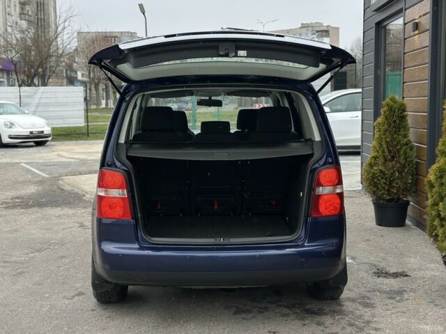 Синий Фольксваген Туран, объемом двигателя 2 л и пробегом 320 тыс. км за 6100 $, фото 7 на Automoto.ua