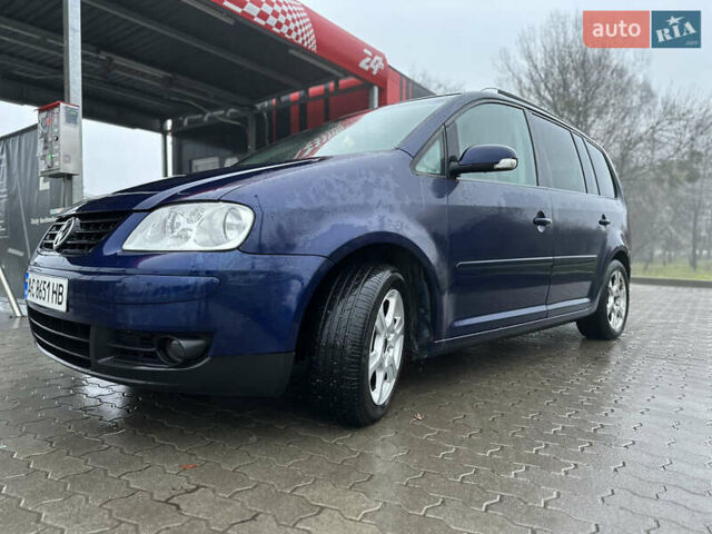 Синий Фольксваген Туран, объемом двигателя 2 л и пробегом 468 тыс. км за 3999 $, фото 4 на Automoto.ua