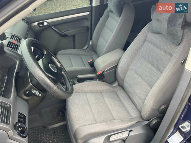 Синий Фольксваген Туран, объемом двигателя 1.6 л и пробегом 233 тыс. км за 6500 $, фото 22 на Automoto.ua