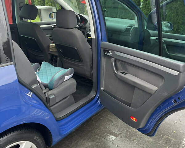 Синій Фольксваген Туран, об'ємом двигуна 1.6 л та пробігом 160 тис. км за 7300 $, фото 16 на Automoto.ua