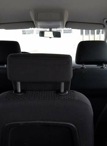 Синий Фольксваген Туран, объемом двигателя 1.6 л и пробегом 180 тыс. км за 6500 $, фото 17 на Automoto.ua