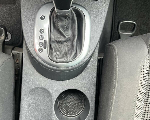 Синій Фольксваген Туран, об'ємом двигуна 1.6 л та пробігом 160 тис. км за 7300 $, фото 9 на Automoto.ua