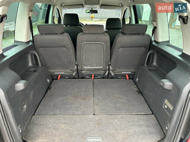 Синий Фольксваген Туран, объемом двигателя 2 л и пробегом 468 тыс. км за 3999 $, фото 23 на Automoto.ua